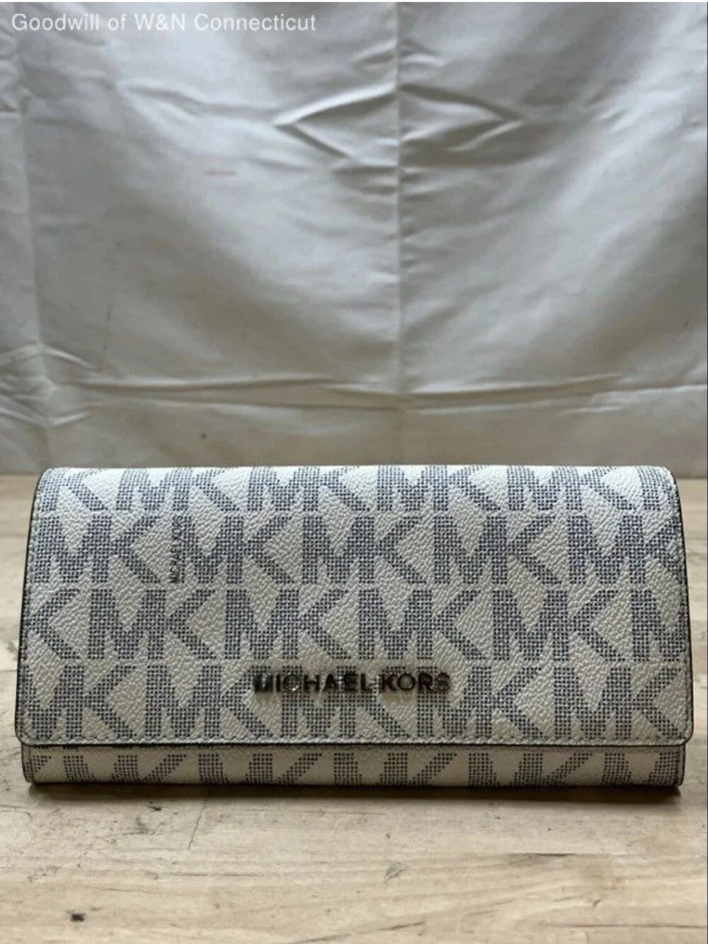 Michael Kors White/Gray Signature Continental Wallet